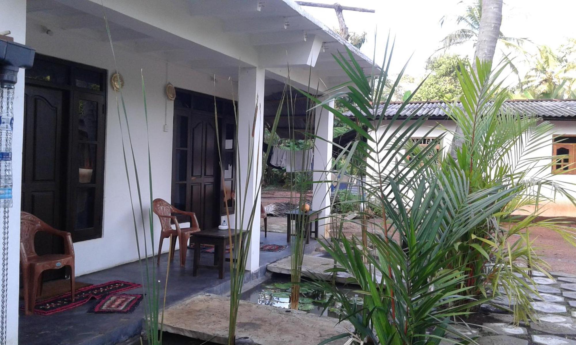 River Side Homestay *
