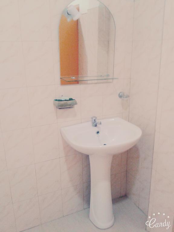River Side Homestay *