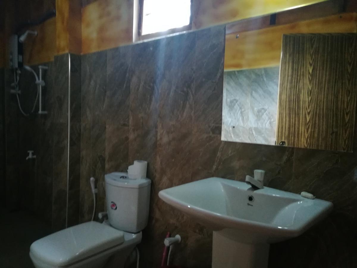 River Side Homestay *