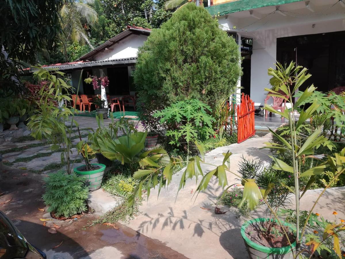 Homestay River Side *
