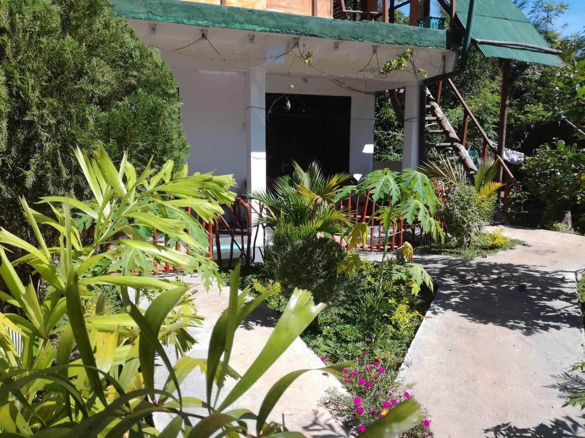 River Side Homestay *